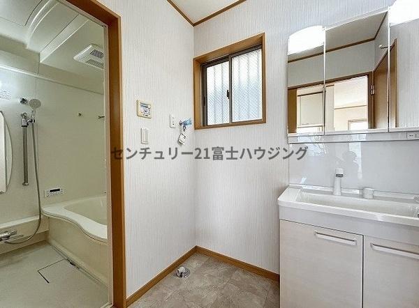 �_�ސ쌧����s�Ŗ߂̒��È�ˌ��Ă̐��ʑ�E���ʏ�