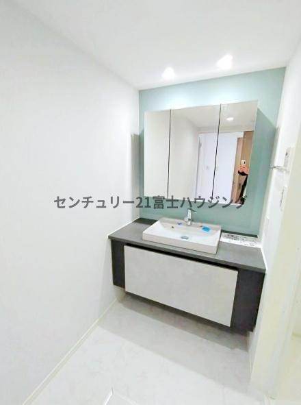 �_�ސ쌧����s������2���ڂ̒��Ã}���V�����̐��ʑ�E���ʏ�
