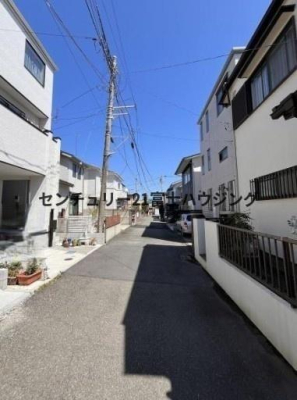 �_�ސ쌧������s�l�|1���ڂ̒��È�ˌ��Ă̑O�ʓ��H�܂ތ��n�ʐ^
