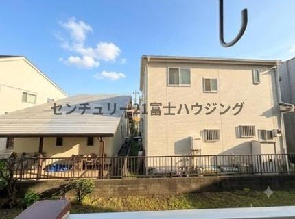 �_�ސ쌧����s�ғ����C��4���ڂ̒��Ã}���V�����̏Z�˂���̒��]�ʐ^