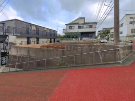 �_�ސ쌧����s�݂��̑�̐V�z��ˌ��Ă̑O�ʓ��H�܂ތ��n�ʐ^