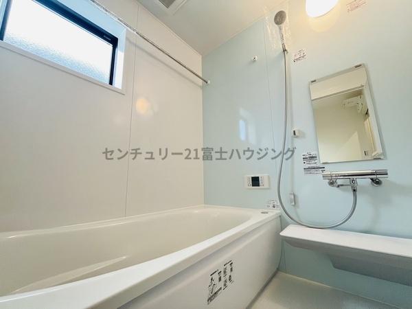�_�ސ쌧������s�Ђ΂肪�u�̐V�z��ˌ��Ă̗���