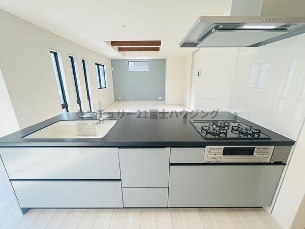 �_�ސ쌧������s�Ђ΂肪�u�̐V�z��ˌ��ẴL�b�`��