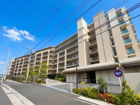 神奈川県藤沢市藤が岡3丁目の中古マンションの現地外観写真
