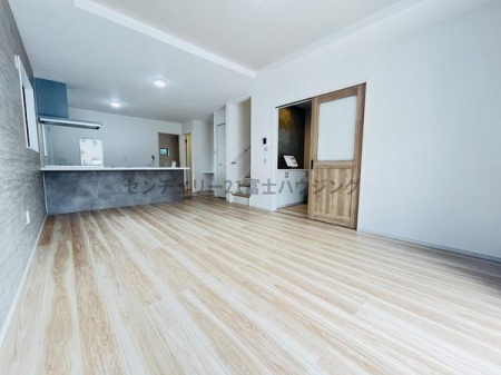 �_�ސ쌧������s���C�ݖk5���ڂ̐V�z��ˌ��Ẵ��r���O