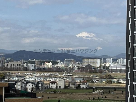 �_�ސ쌧������s���h�̒��Ã}���V�����̏Z�˂���̒��]�ʐ^