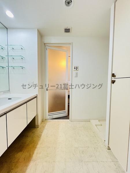 �_�ސ쌧������s���h�̒��Ã}���V�����̐��ʑ�E���ʏ�