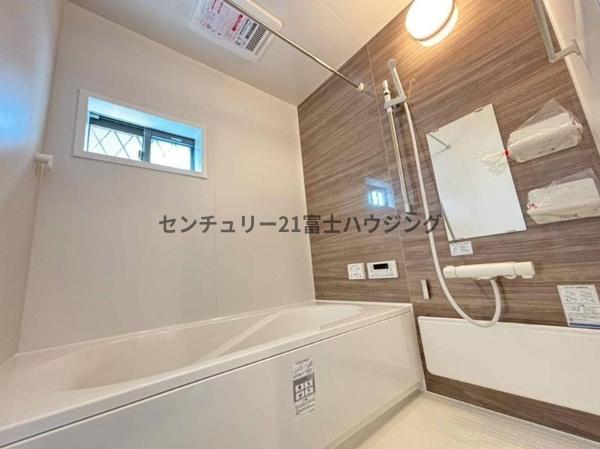 �_�ސ쌧����s�А��R5���ڂ̐V�z��ˌ��Ă̗���