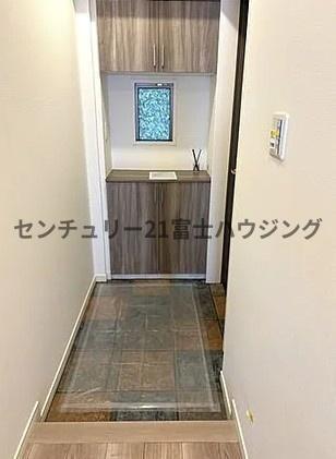 �_�ސ쌧����s�Ԃ̖؂̒��Ã}���V�����̌���