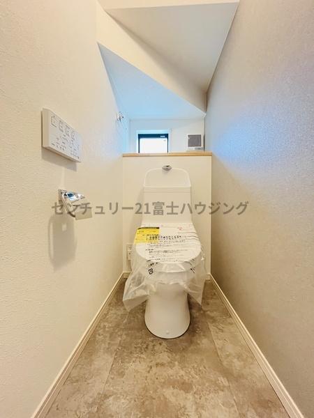 �_�ސ쌧������s��̐V�z��ˌ��Ẵg�C��