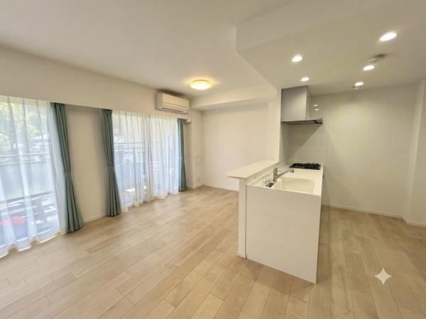 �_�ސ쌧���q�s�␣ 700-4�̒��Ã}���V�����̃��r���O