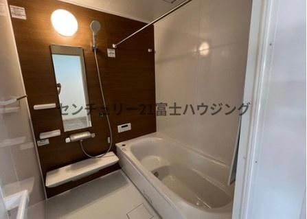 �_�ސ쌧������s��̐V�z��ˌ��Ă̗���