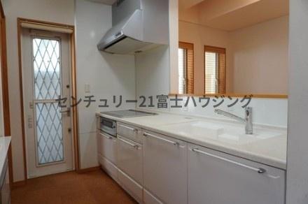 �_�ސ쌧����s�А��C��2���ڂ̒��È�ˌ��ẴL�b�`��