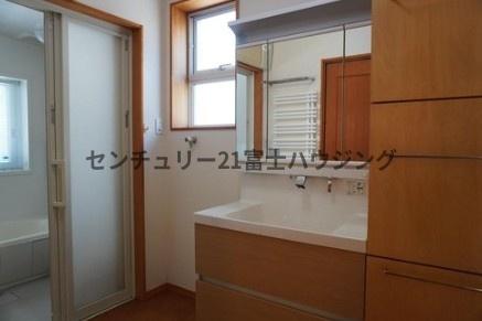 �_�ސ쌧����s�А��C��2���ڂ̒��È�ˌ��Ă̐��ʑ�E���ʏ�