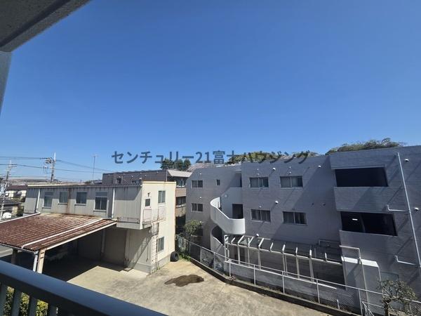�_�ސ쌧����s�����_��2���ڂ̒��Ã}���V�����̏Z�˂���̒��]�ʐ^