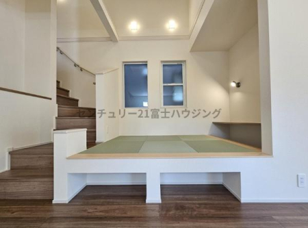�_�ސ쌧������s���c3���ڂ̐V�z��ˌ��Ẵ��r���O