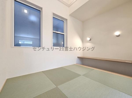 �_�ސ쌧������s���c3���ڂ̐V�z��ˌ��Ẵ��r���O