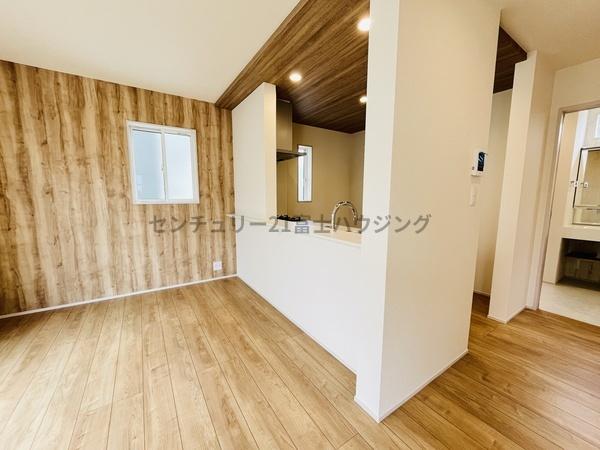 �_�ސ쌧���ˎs���P�l�̐V�z��ˌ��ẴL�b�`��