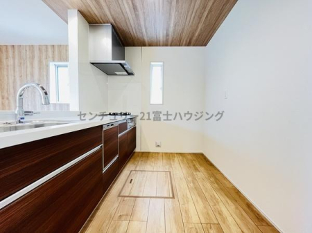 �_�ސ쌧���ˎs���P�l�̐V�z��ˌ��ẴL�b�`��