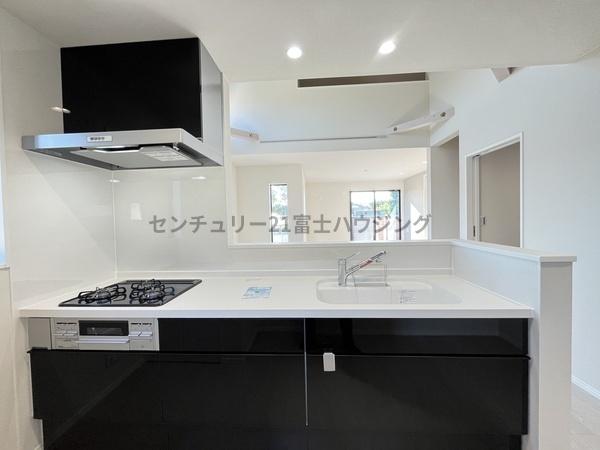 �_�ސ쌧������s���c1���ڂ̐V�z��ˌ��ẴL�b�`��