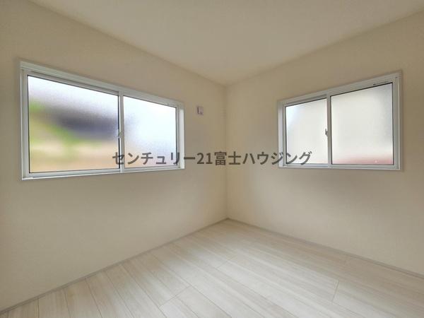 �_�ސ쌧����s�{����7���ڂ̐V�z��ˌ��Ă̗m��