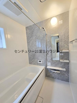 �_�ސ쌧����s�{����7���ڂ̐V�z��ˌ��Ă̗���