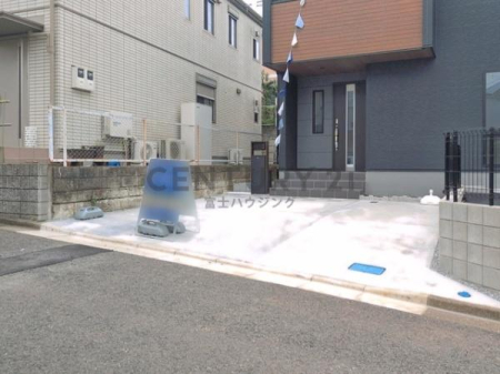 �_�ސ쌧������s��̐V�z��ˌ��Ă̒��ԏ�