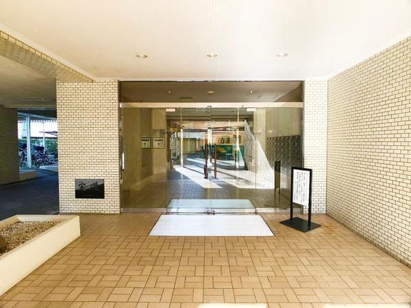�_�ސ쌧����s����̒��Ã}���V�����̃G���g�����X