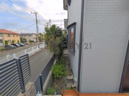 �_�ސ쌧����s���ؑ�1���ڂ̒��È�ˌ��Ă̑O�ʓ��H�܂ތ��n�ʐ^