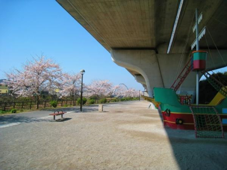 �_�ސ쌧������s����1���ڂ̒��Ã}���V�����̎��ӊ�