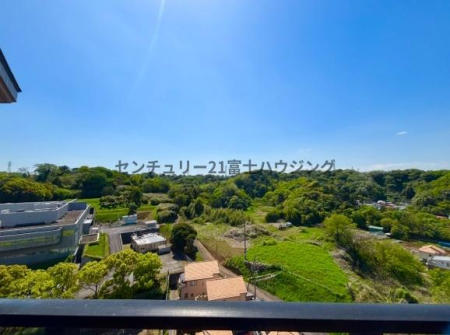 �_�ސ쌧����s�얼�̒��Ã}���V�����̏Z�˂���̒��]�ʐ^