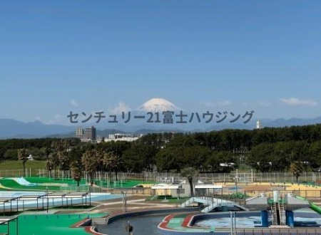 �_�ސ쌧����s�ғ����C��3���ڂ̒��Ã}���V�����̏Z�˂���̒��]�ʐ^
