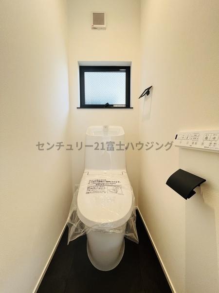 �_�ސ쌧������s���v�ۂ̐V�z��ˌ��Ẵg�C��