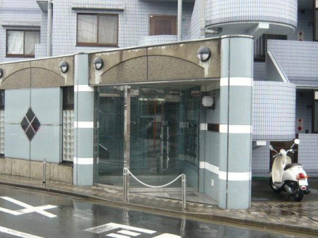 �_�ސ쌧����s���1���ڂ̒��Ã}���V�����̃G���g�����X