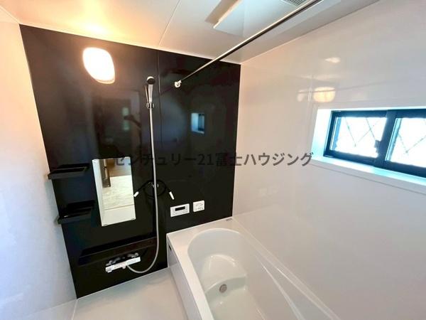 �_�ސ쌧����s�{����2���ڂ̐V�z��ˌ��Ă̗���