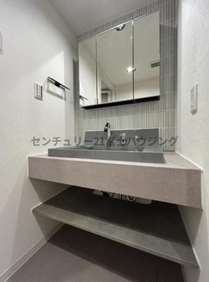 �_�ސ쌧����s�������̒��Ã}���V�����̐��ʑ�E���ʏ�
