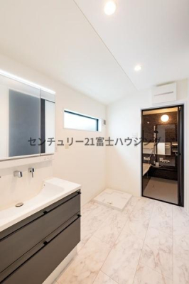 �_�ސ쌧����s�����C��3���ڂ̐V�z��ˌ��Ă̐��ʑ�E���ʏ�