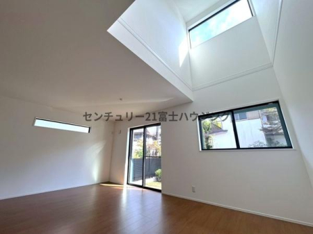 �_�ސ쌧���q�s�J�c5���ڂ̐V�z��ˌ��Ẵ��r���O