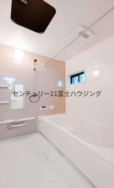 �_�ސ쌧���q�s�J�c5���ڂ̐V�z��ˌ��Ă̗���