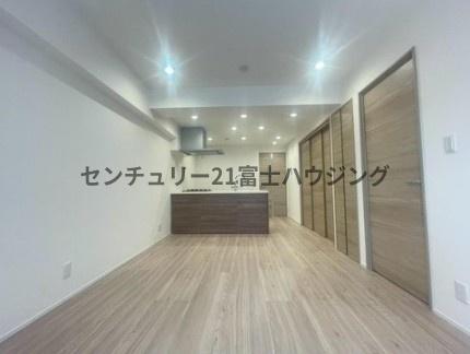 �_�ސ쌧����s�쓡��̒��Ã}���V�����̃��r���O