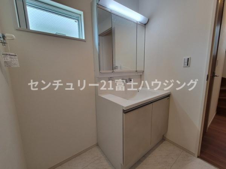 �_�ސ쌧������s�����̒��È�ˌ��Ă̐��ʑ�E���ʏ�