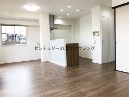 �_�ސ쌧������s�ԉH���̒��Ã}���V�����̃��r���O