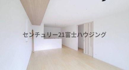 �_�ސ쌧����s�{����1���ڂ̐V�z��ˌ��Ẵ��r���O