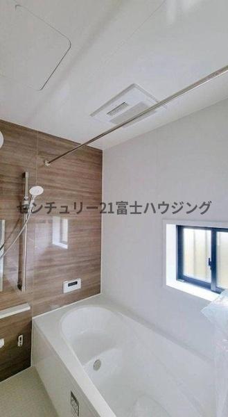 �_�ސ쌧����s�{����1���ڂ̐V�z��ˌ��Ă̗���
