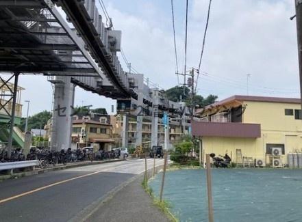 �_�ސ쌧���q�s�����q1���ڂ̓y�n�̑O�ʓ��H�܂ތ��n�ʐ^