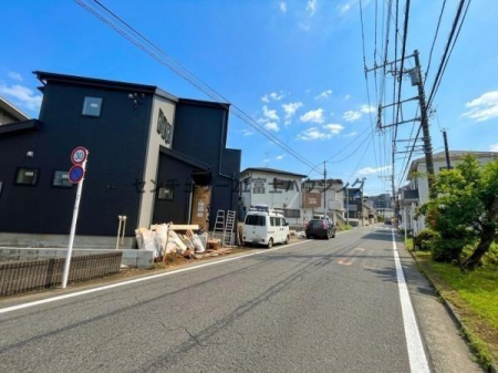 �_�ސ쌧����s�H��3���ڂ̐V�z��ˌ��Ă̑O�ʓ��H�܂ތ��n�ʐ^