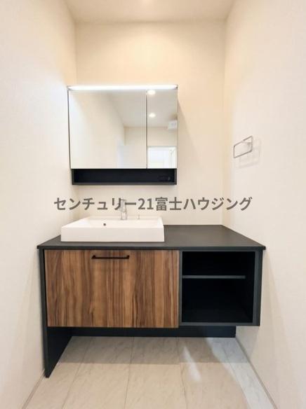 �_�ސ쌧����s�H��3���ڂ̐V�z��ˌ��Ă̐��ʑ�E���ʏ�